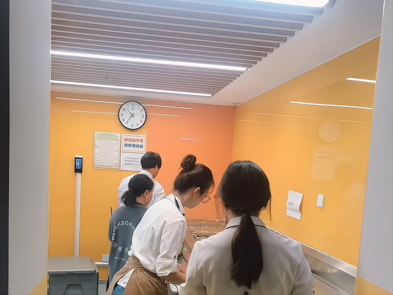 城壹酒店管理取餐区实拍