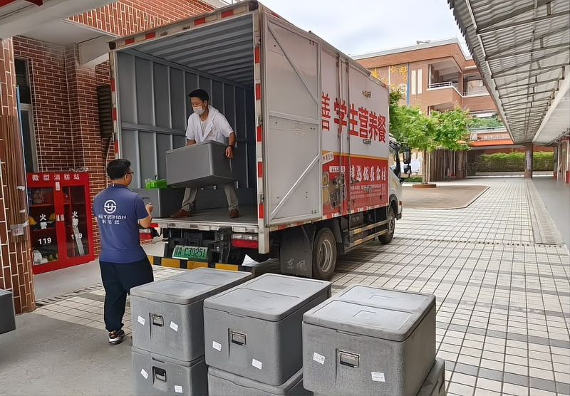 黄埔区枫下小学禾裕膳学生营养餐配送现场实拍